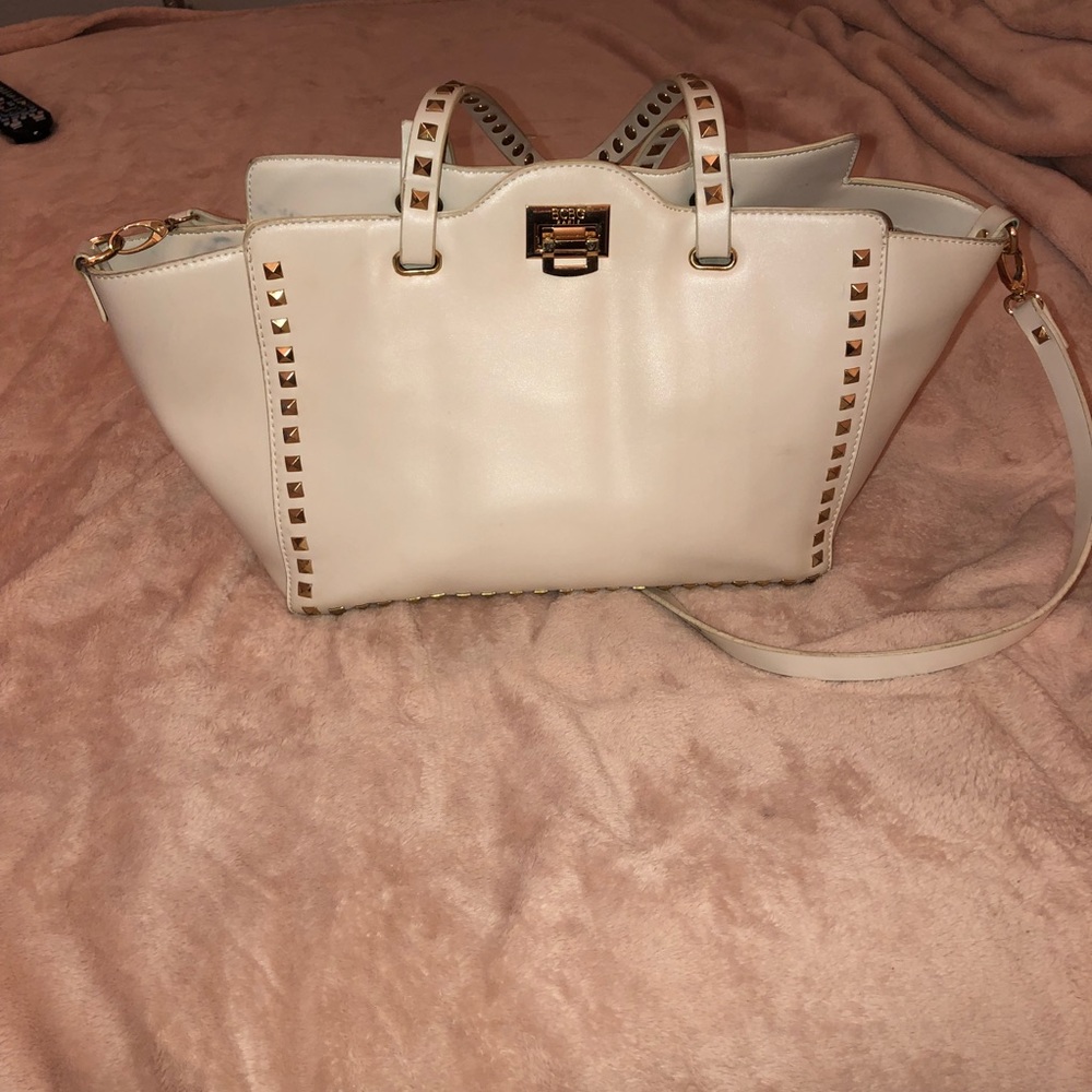 💋SOLD💋 Bcbg cream shoulder purse